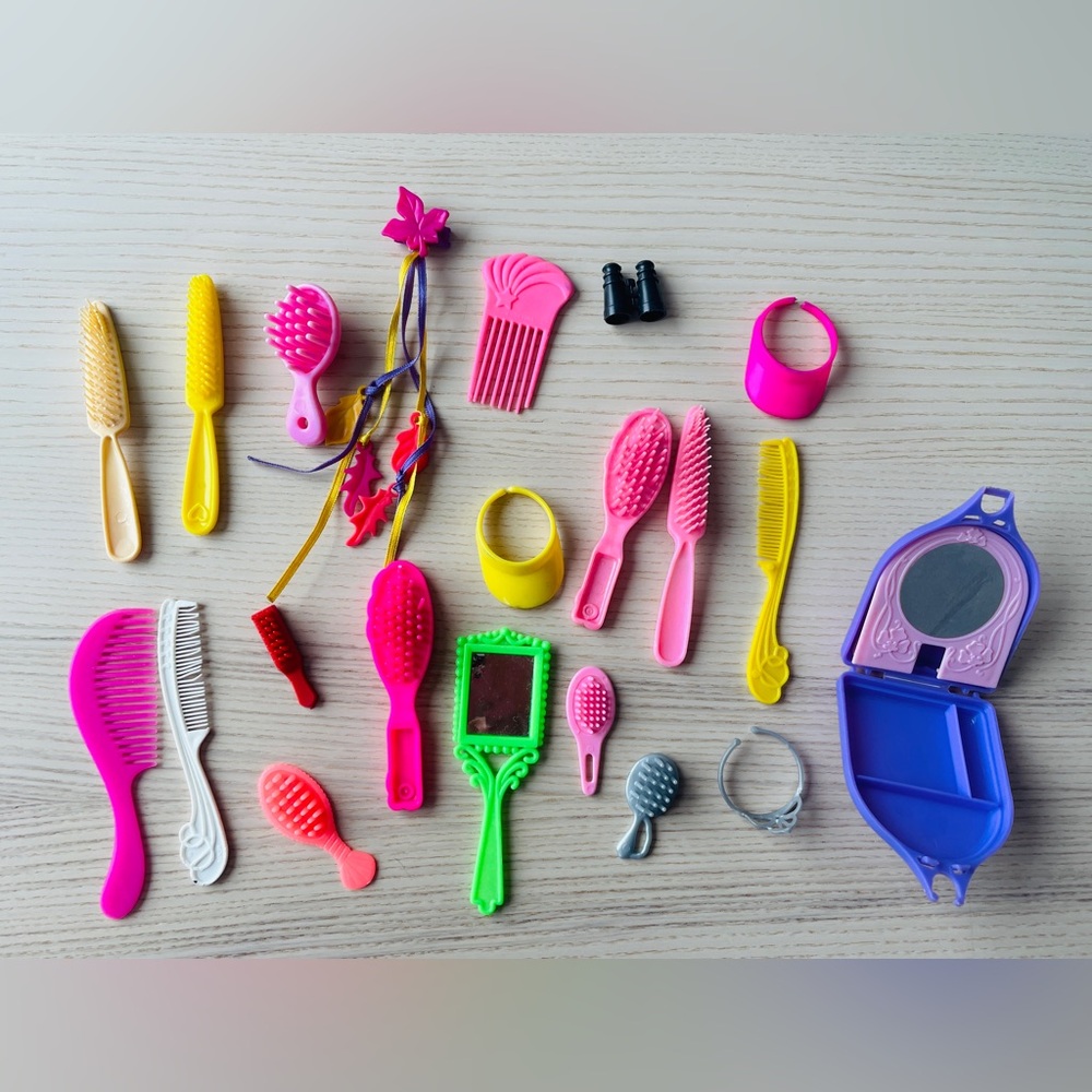 Vintage Barbie Clothes Bundle (80s–90s) – Great Condition - Picture 8 of 15